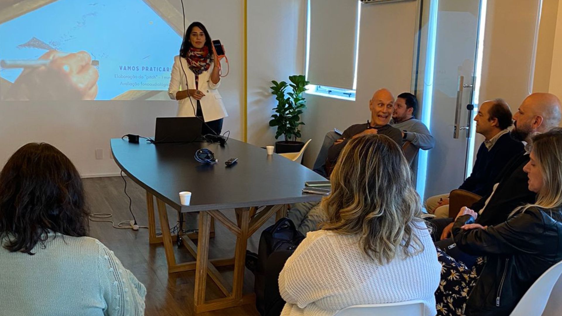 Treinamento de Comunicação para Empresa Allianz Partners em Parceria com a Agência RACE Comunicação sobre Oratória e Expressividade
